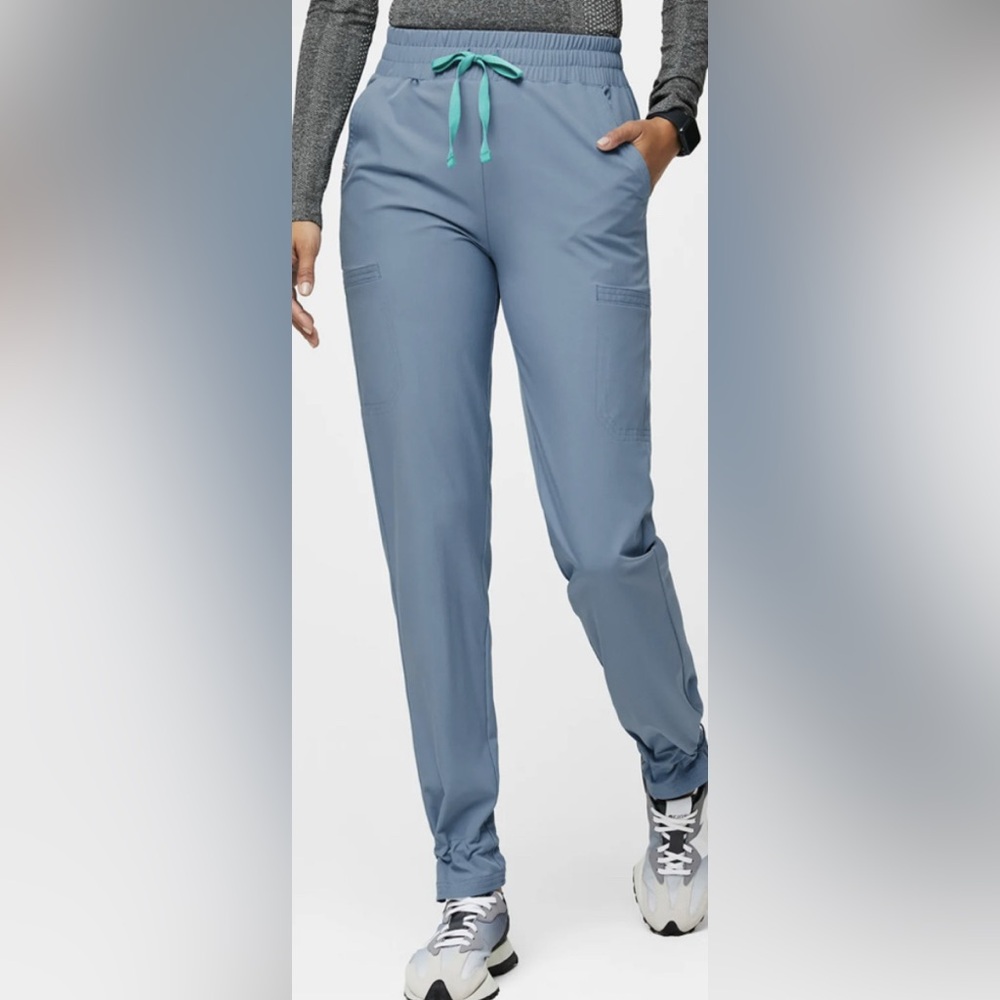 FIGS  NWT Women’s Cool Blue FREEx Saumer High Waisted - Jogger Scrub Pants XS